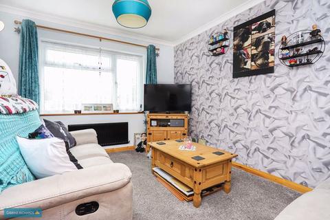 25 Dunster Close, Taunton, TA2 8EE