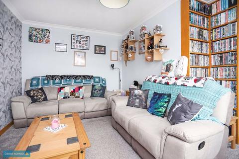 25 Dunster Close, Taunton, TA2 8EE