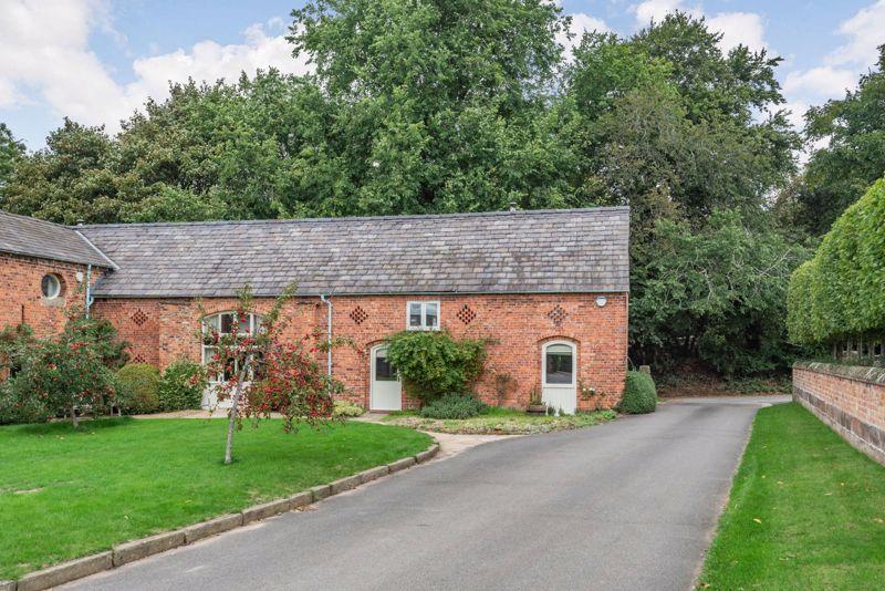 Burton, Tarporley 2 bed property for sale £325,000