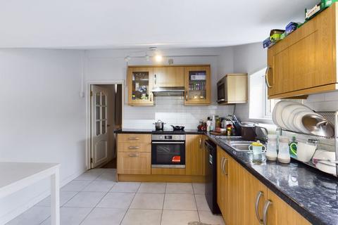 2 bedroom flat for sale, Habershon Street, Cardiff, CF24 2JY