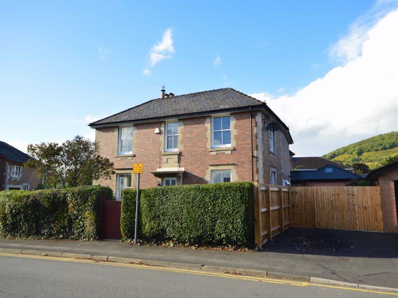 Park Avenue, Abergavenny 3 bed semidetached house £425,000
