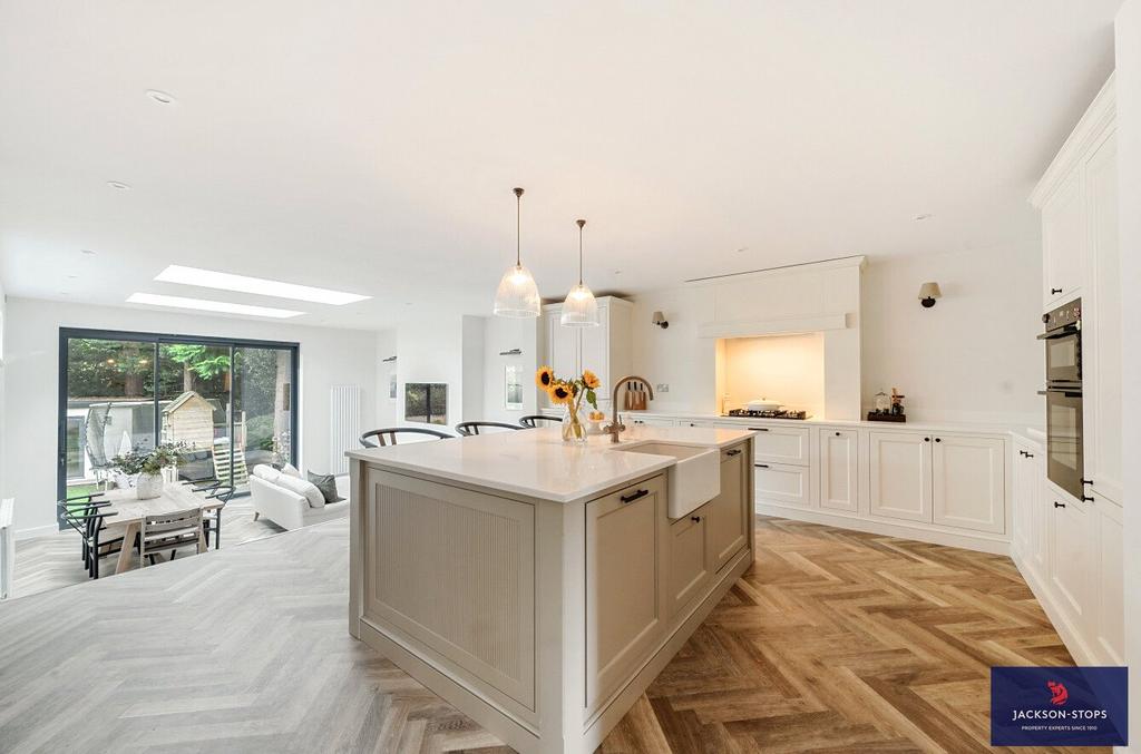 Kit & Family Room