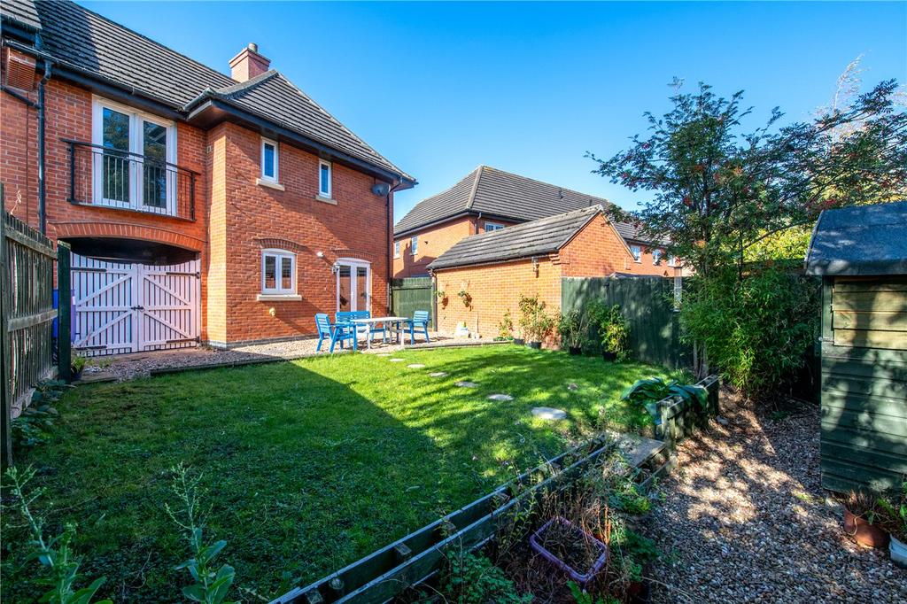 Windle Drive, Bourne, Lincolnshire, PE10 4 bed townhouse £270,000
