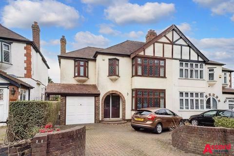 104 Main Road, Romford, RM2 5JB