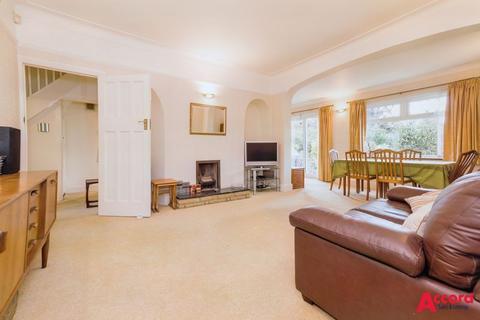 104 Main Road, Romford, RM2 5JB