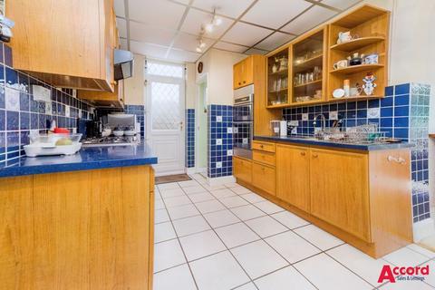 104 Main Road, Romford, RM2 5JB