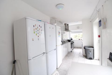 215 Hitchin Road, Luton, LU2 7SL