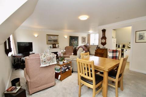 2 bedroom retirement property for sale - Wells (Central Position off the Market Place)