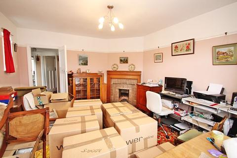 4 bedroom semi-detached house for sale - Bonnersfield Close, Harrow