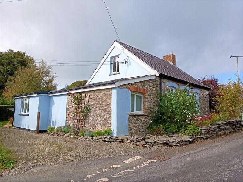 Capel Iwan, Newcastle Emlyn 2 bed detached house for sale £275,000