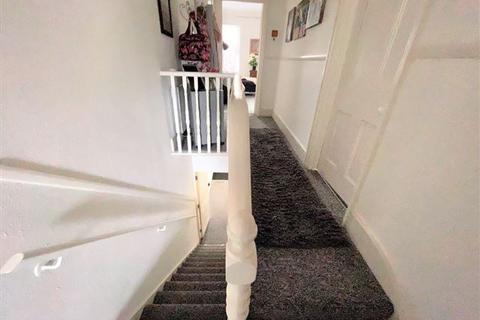 1 bedroom flat for sale, Queen Street, Worthing, West Sussex, BN14 7BL
