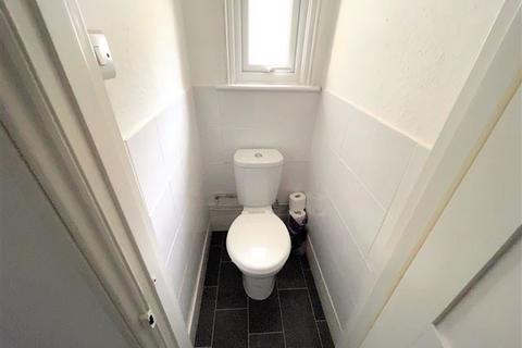 First Floor Flat, 13 Queen Street, Worthing, BN14 7BL