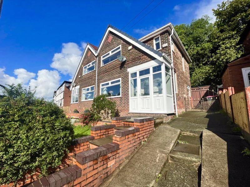 Castlewood Road, 'm7', Salford 3 bed semidetached house £1,000 pcm (£231 pw)