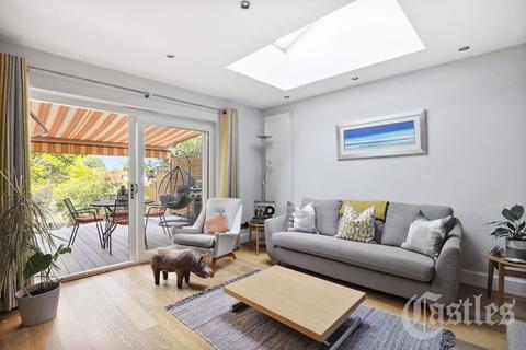 Flat 1, 52 Coolhurst Road, London, N8 8EU