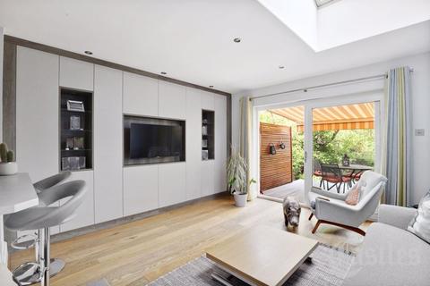 Flat 1, 52 Coolhurst Road, London, N8 8EU