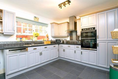 16 Holt Coppice, Bratton, Telford, TF5 0DB