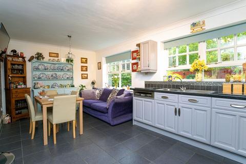 16 Holt Coppice, Bratton, Telford, TF5 0DB