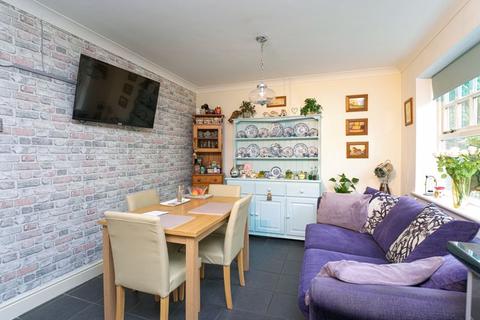 16 Holt Coppice, Bratton, Telford, TF5 0DB