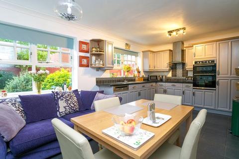 16 Holt Coppice, Bratton, Telford, TF5 0DB