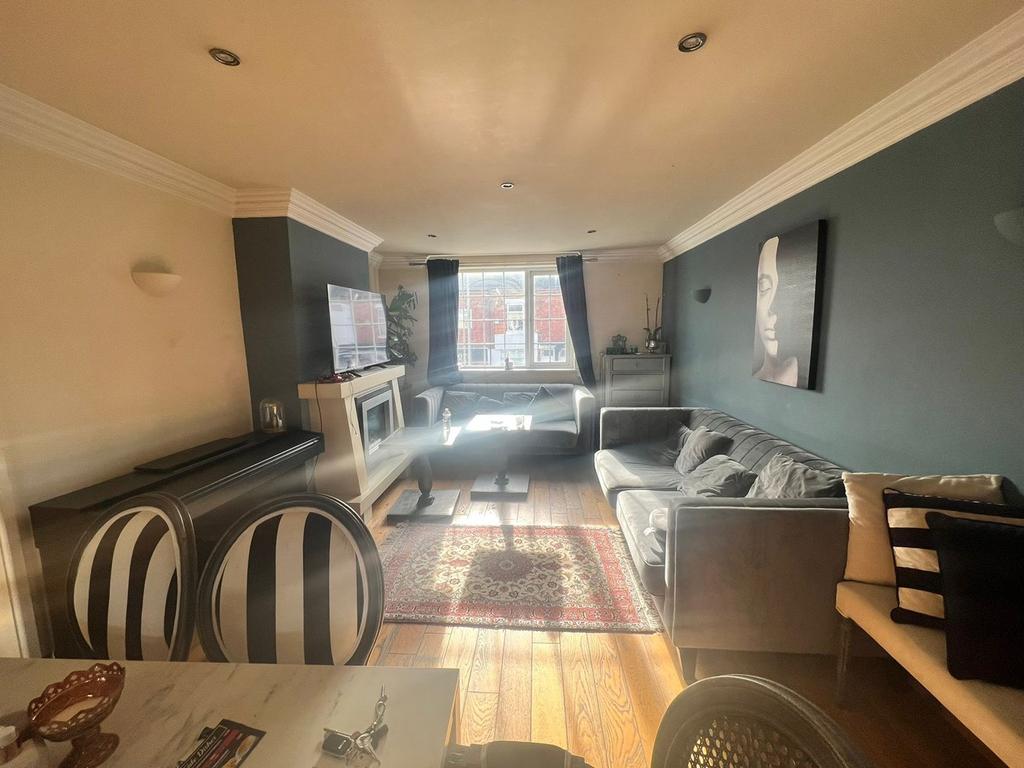 Three Shires Oak Rd, Smethwick, B67 2 bed property £375,000