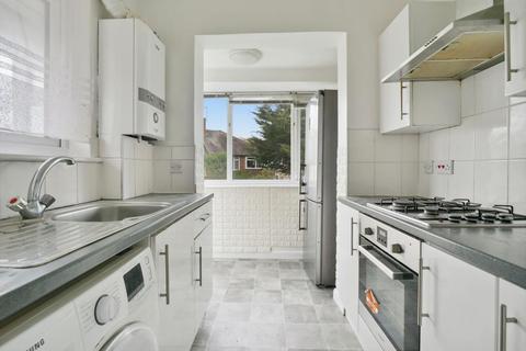 135 Moremead Road, London, SE6 3LU