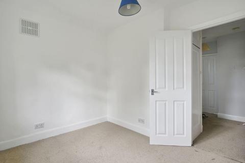 135 Moremead Road, London, SE6 3LU