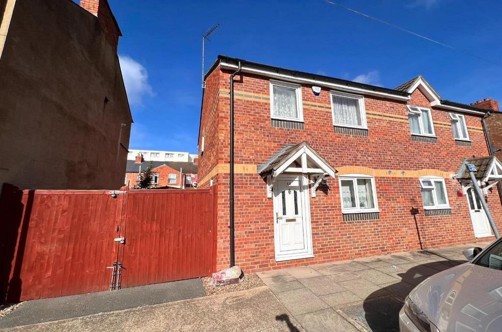 Bowden Road, St. James, Northampton NN5 3 bed semidetached house £