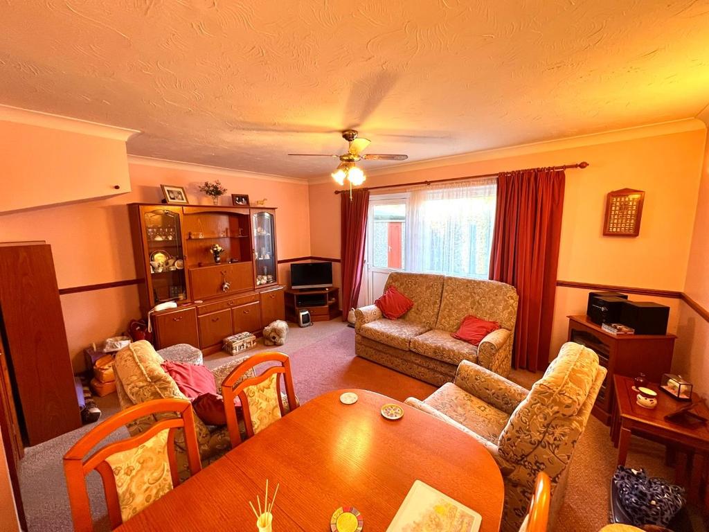 Bowden Road, St. James, Northampton NN5 3 bed semidetached house £