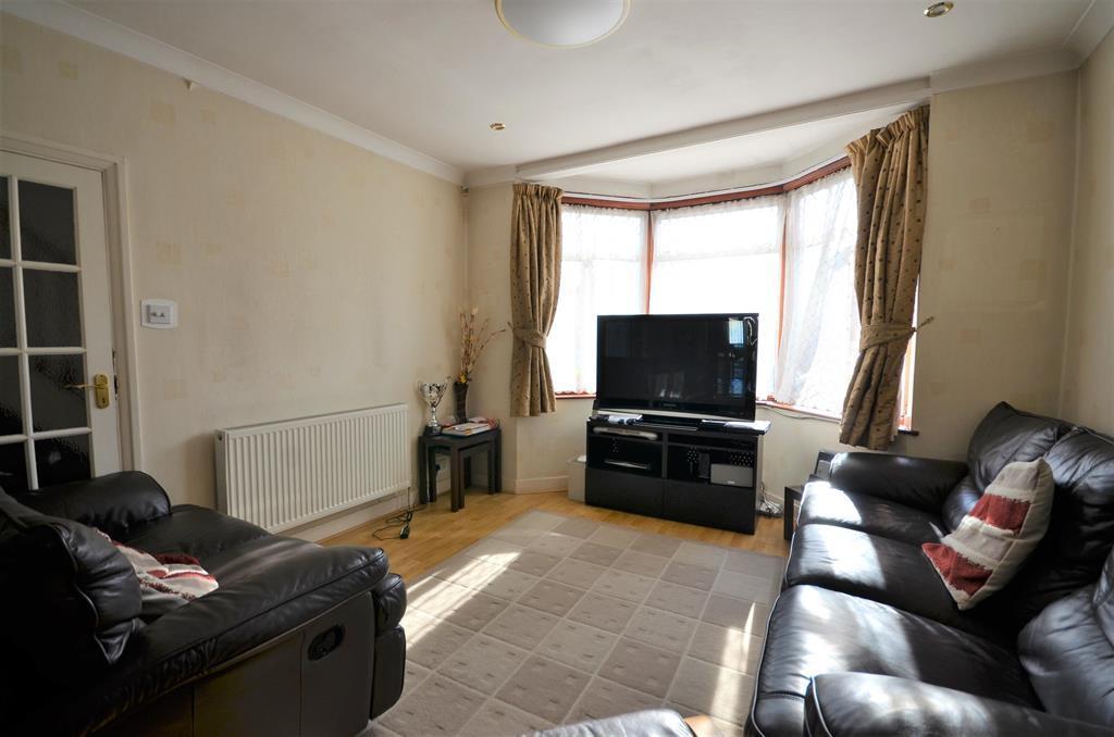 Chalfont Avenue, Wembley, Middlesex, HA9 6NJ 3 bed semidetached house