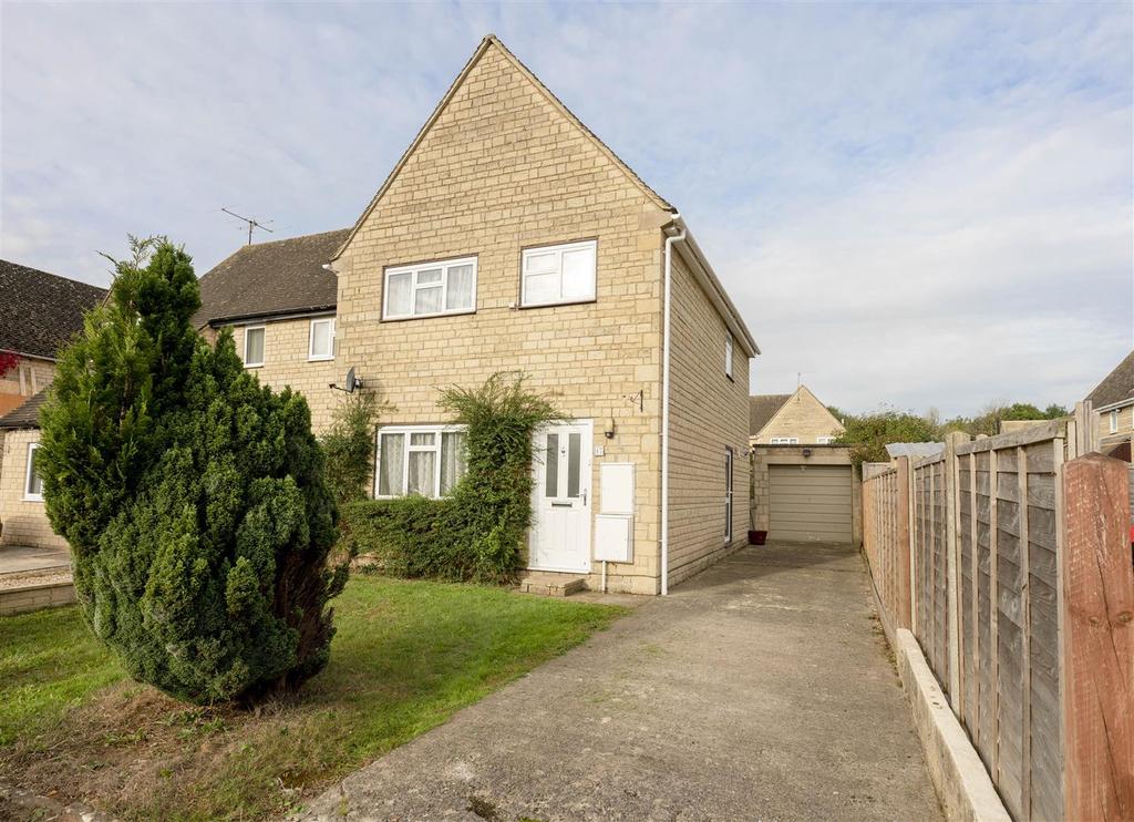Lamberts Field, BourtonontheWater 3 bed semidetached house for sale