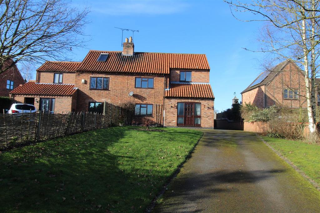 Main Street, Bathley 3 bed semidetached house £925 pcm (£213 pw)