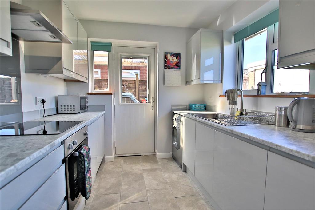 Gainsborough Drive Tuffley Kitchen