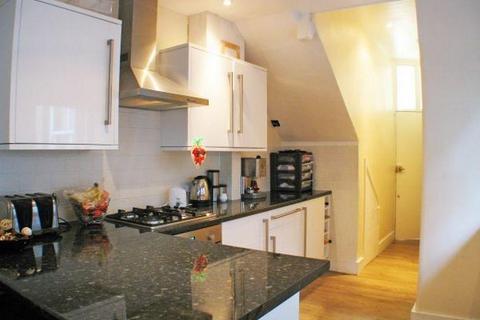 25a Bulstrode Road, Hounslow, TW3 3AW