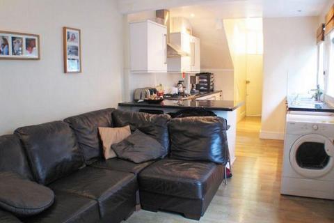 25a Bulstrode Road, Hounslow, TW3 3AW