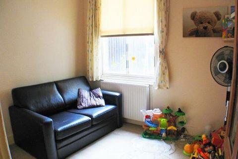 25a Bulstrode Road, Hounslow, TW3 3AW