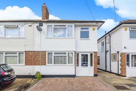 6 Fairfield Way, Epsom, KT19 0EF