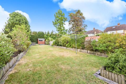 6 Fairfield Way, Epsom, KT19 0EF
