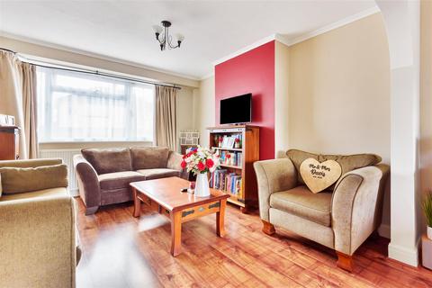 6 Fairfield Way, Epsom, KT19 0EF