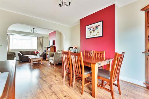 6 Fairfield Way, Epsom, KT19 0EF