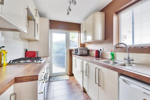 6 Fairfield Way, Epsom, KT19 0EF