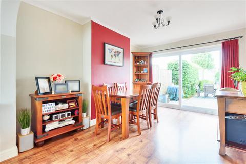 6 Fairfield Way, Epsom, KT19 0EF