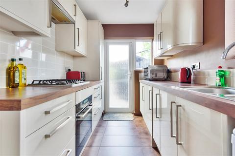 6 Fairfield Way, Epsom, KT19 0EF