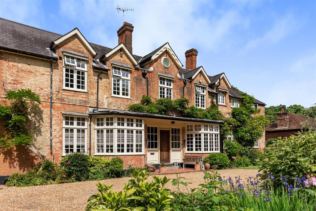 Highwood Hill, Mill Hill 5 bed detached house £4,500,000