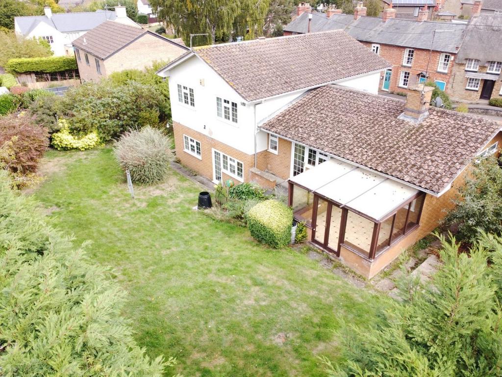 High Street, Milton Malsor, Northamptonshire NN7 5 bed detached house