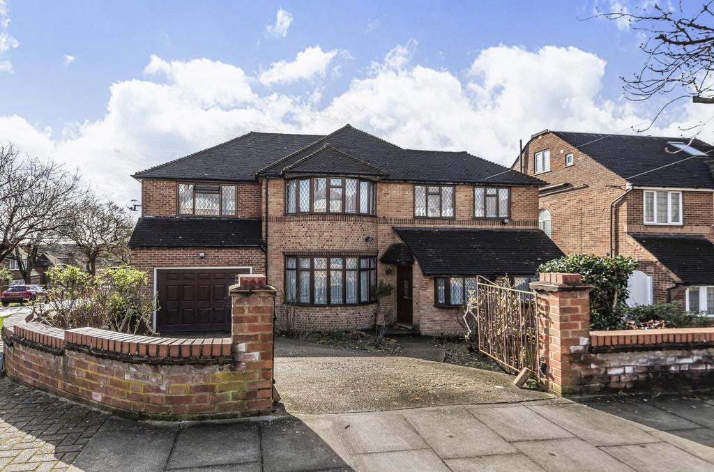 Northiam, Woodside Park 5 bed detached house £1,500,000