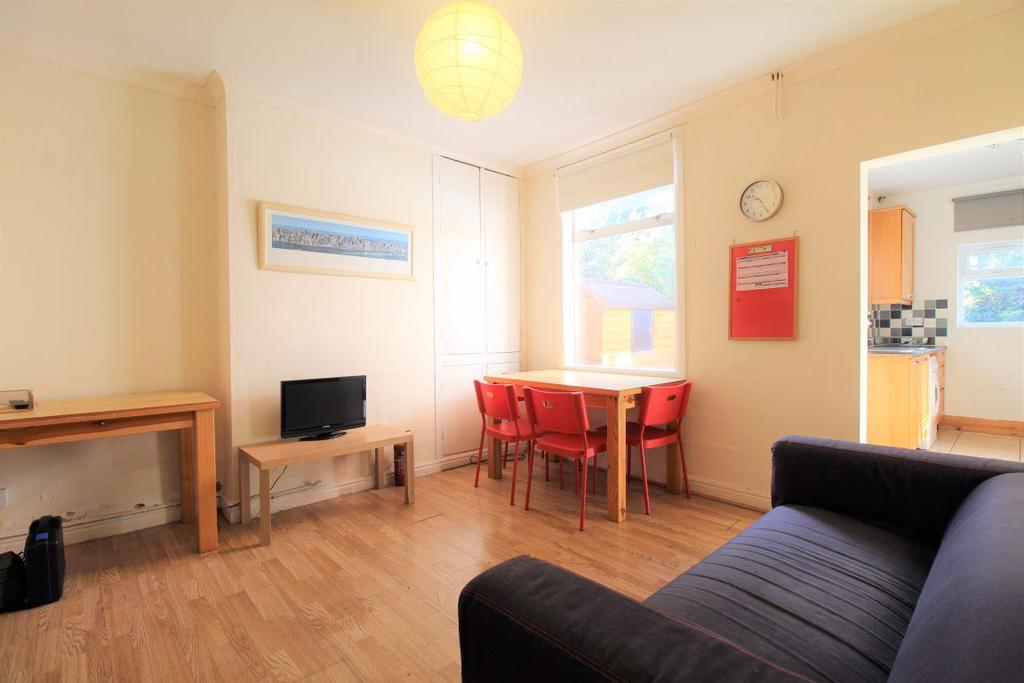 Mona Street, Beeston, Nottingham, NG9... 4 bed semidetached house £