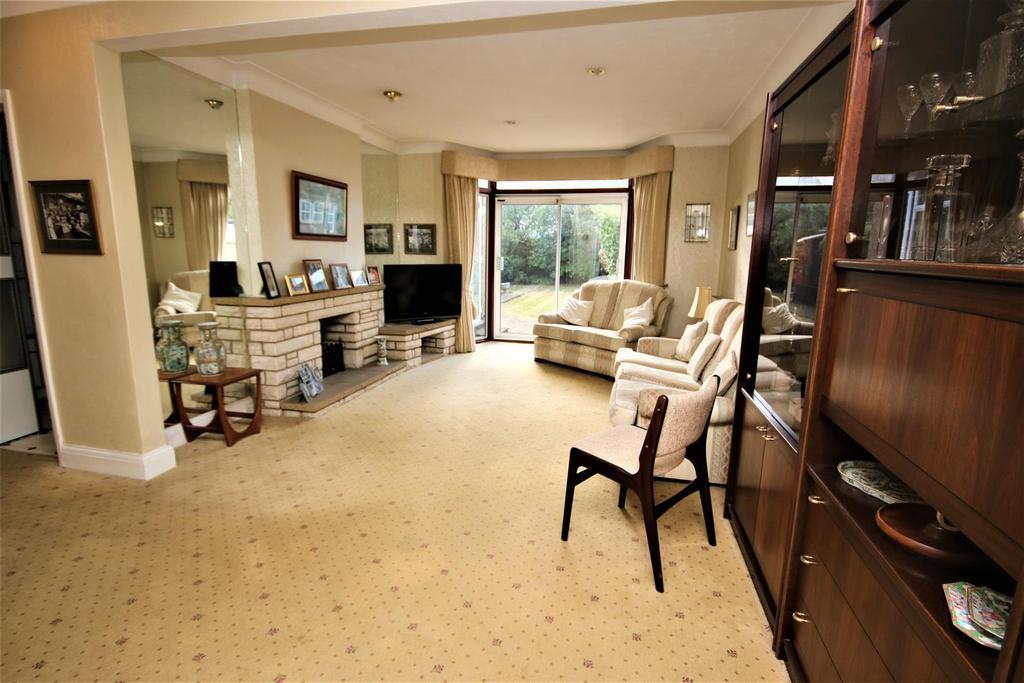 Rear reception room: