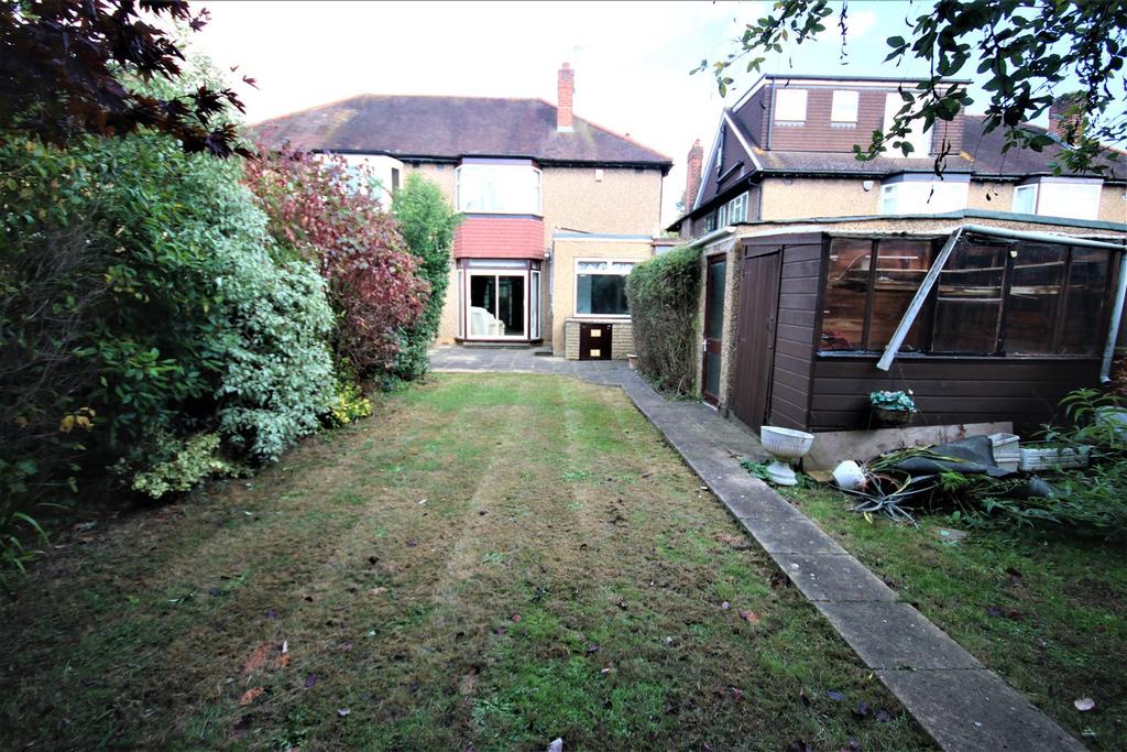 REAR ELEVATION &amp; GARDEN: