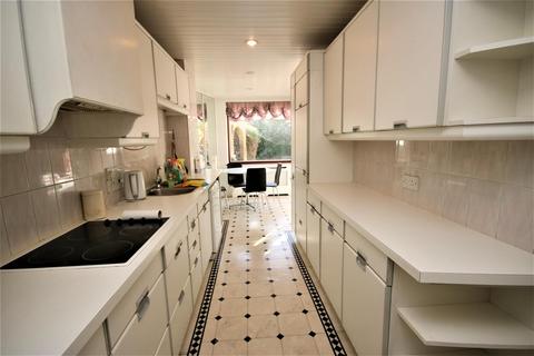 9 Kent Drive, Cockfosters, Barnet, EN4 0AP