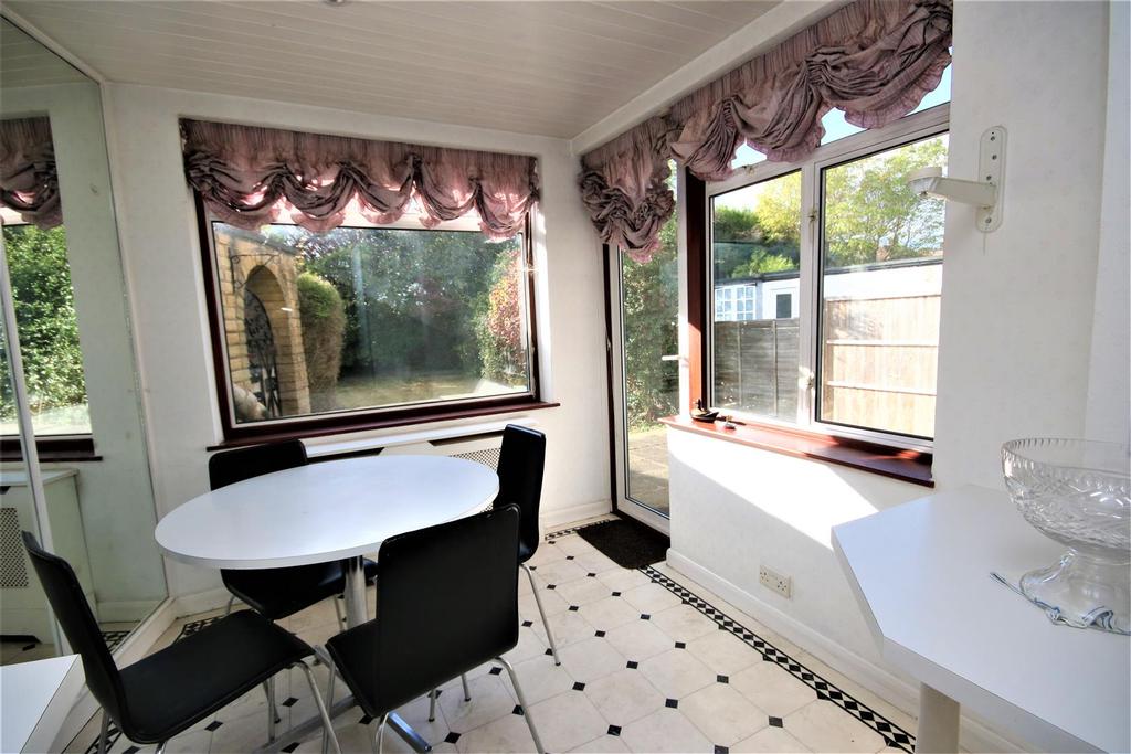 Fitted kitchen/diner: pic. 2